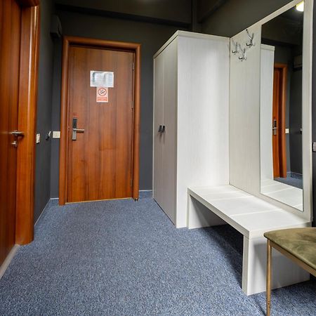 Alex&George Boutique Hotel クルージュ＝ナポカ エクステリア 写真