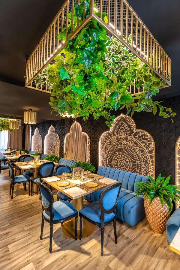 Alex&George Boutique Hotel クルージュ＝ナポカ エクステリア 写真