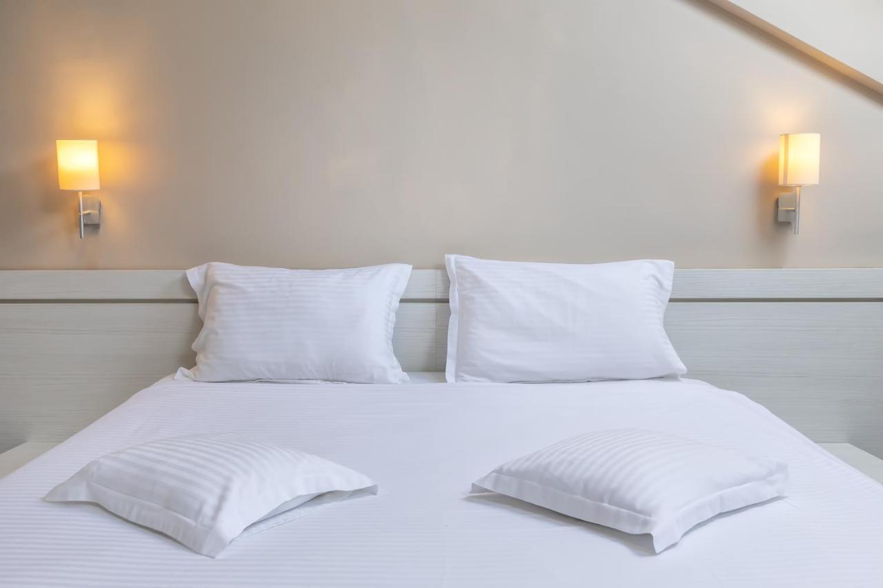 Alex&George Boutique Hotel クルージュ＝ナポカ エクステリア 写真