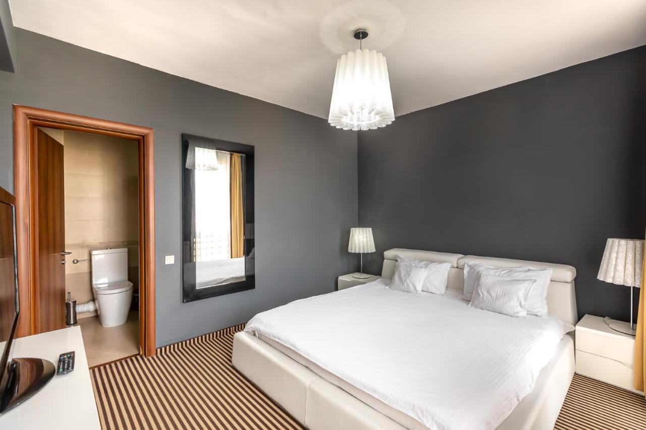 Alex&George Boutique Hotel クルージュ＝ナポカ エクステリア 写真