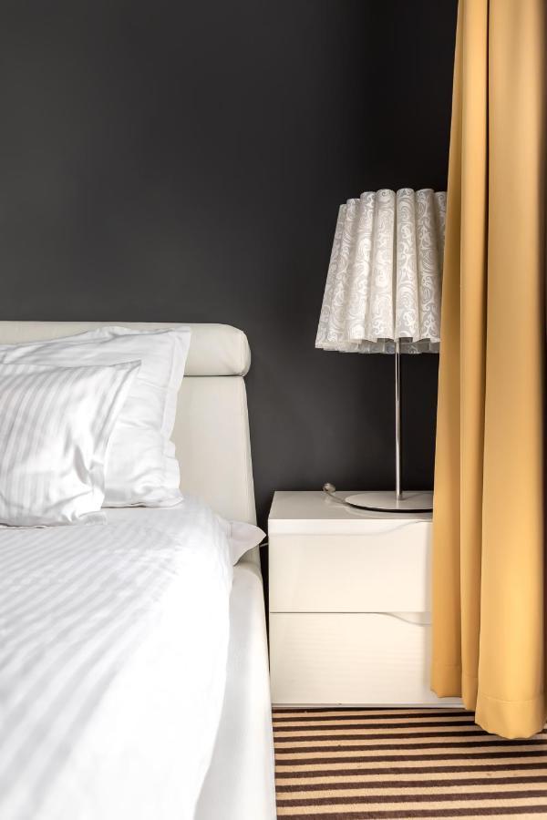 Alex&George Boutique Hotel クルージュ＝ナポカ エクステリア 写真